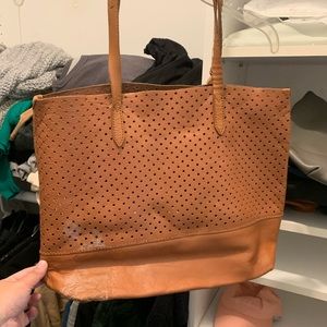 Tan tote
